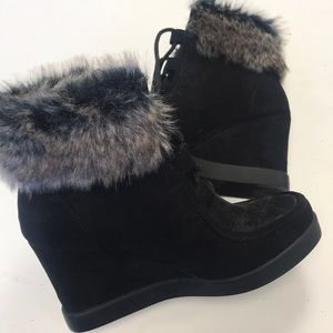 Black and Faux fur Boot